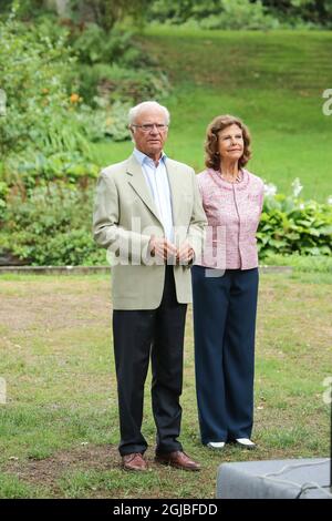 BORGHOLM 20180811 Sweden's King Carl Gustaf and Queen Silvia take part in an award ceremony for innovative gardens at Solliden Palace, Oland, on Aug. 11, 2018. Foto: Karl Nilsson / TT / kod 10820  Stock Photo