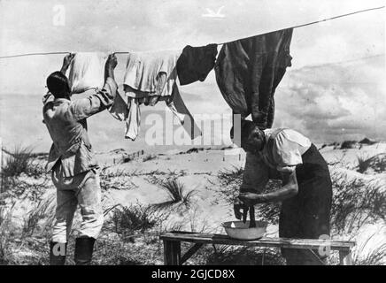 ATLANTIC COAST, FRANCE 1940-1944 Clothes are hung up to dry at a German base at the Atlantic coast in occupied France during the Second World War. Photo: Micheljak / AB Text & Bilder / Weltbild / SVT / Kod: 5600  Stock Photo