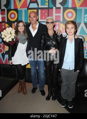 Marie Fredriksson with husband Micke Bolyos and their children Josefin and Oscar Movie premiere, 'Kvarteret Skatan', Rival, Stockholm, 2009-09-30 (c) Fredrik Hessman / TT Code 2361  Stock Photo