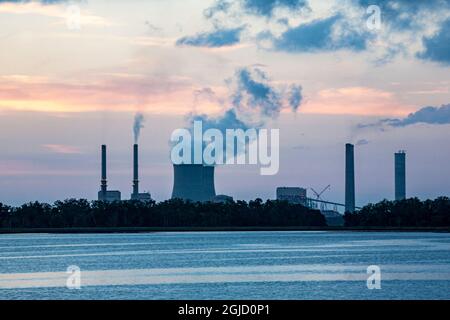 The Crystal River Coal and Nuclear Power Plant, electricity, Florida Power and Light Stock Photo
