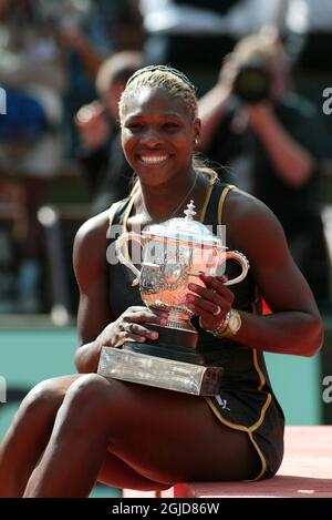 Serena Williams of the USA celebrates defeating her sister Venus during their French open tennis championships final match at the Roland Garros stadium  Stock Photo