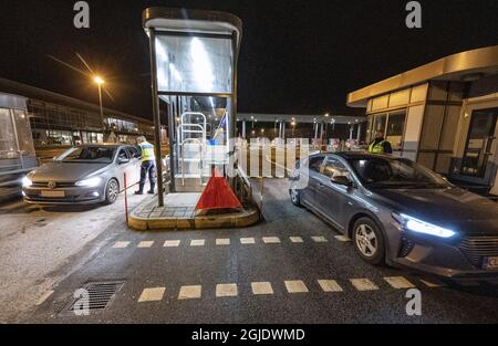 The toll station at the Oresund Bridge between Denmark and Sweden Stock ...