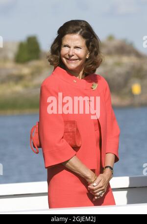 Queen Silvia of Sweden is seen during an arrival ceremony at the Presidential Summer Residence Kultaranta in Naantali August 25, 2009. The Swedish Royals are on an official visit to Finland. Stock Photo