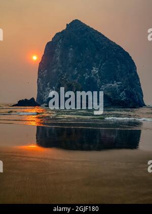 Oregon, Cannon Beach. Haystack Rock Stock Photo