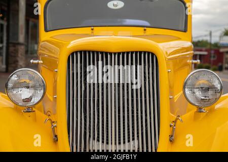 USA, Washington State, Battle Ground. Classic car parked on the street. Stock Photo