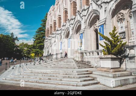 Usa, Washington State, Seattle, University of Washington main campus. Suzzallo Library in Red Square. (Editorial Use Only) Stock Photo