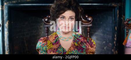 CINDERELLA Idina Menzel 2021 Amazon Studios Courtesy Everett cinderella-idina-menzel-2021-amazon-studios-courtesy-everett
