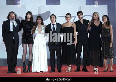 Venice, Italy. 09th Sep, 2021. Olivier Delbosc, Audrey Dana, Yvan Attal, Ben Attal and Charlotte Gainsbourg attending the Les Choses Humaines Premiere as part of the 78th Venice International Film Festival in Venice, Italy on September 09, 2021. Photo by Aurore Marechal/ABACAPRESS.COM Credit: Abaca Press/Alamy Live News Stock Photo