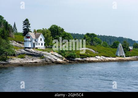 Georgetown, Maine, USA.  Perkins Island lighthouse and bellhouse are located on the west side of Georgetown Island in the Kennebec River. Stock Photo