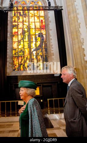 Rotterdam, Niederlande. 10th Sep, 2021. Princess Beatrix of The Netherlands at the Laurenskerk in Rotterdam, on September 10, 2021, to attend the unveiling of the stained glass window Peace & Reconciliation, the window depicts the bombing during the Second World War at Rotterdam, Coventry en Dresden Credit: Albert Nieboer/Netherlands OUT/Point de Vue OUT/dpa/Alamy Live News Stock Photo