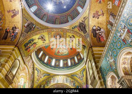 Saint St. Louis Missouri,Central West End,Cathedral Basilica of Saint Louis Catholic church,Byzantine Revival dome mosaic interior inside looking up Stock Photo