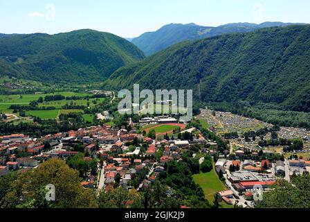 Slovenia: a view of Tolmin from the castle on the Kozlov Rob hill. On the Kozlov Rob the Austrian built an observation post and several gun posts to defend the Tolmin Plane Stock Photo