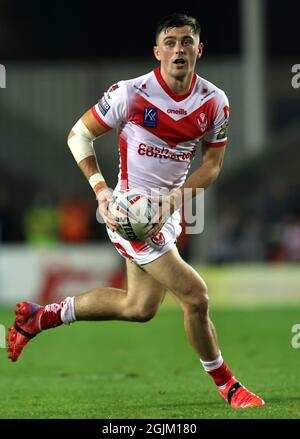Lewis Dodd (7) of St Helens during the game Stock Photo - Alamy