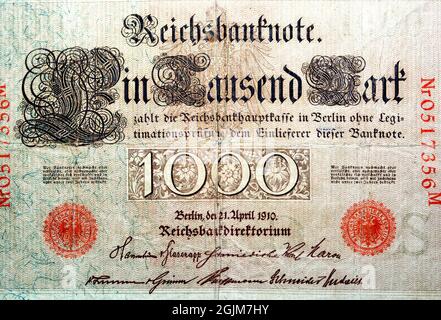 Large fragment of the obverse side of 1000 one thousand German marks Reichsmark banknote currency issued 1910 by Germany Reichsbank in Berlin,   Note Stock Photo