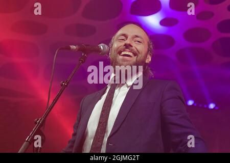 Winchester, UK. 10th Sep, 2021. Vocalist, Jonathan Scratchley performs live on stage with British dubstep band, Gentleman's Dub Club at Mucky Weekender Festival. (Photo by Dawn Fletcher-Park/SOPA Images/Sipa USA) Credit: Sipa USA/Alamy Live News Stock Photo