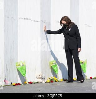 Shanksville, United States. 11th Sep, 2021. U.S. Vice President Kamala Harris touches memorial for the passengers and crew of United Flight 93, following the ceremony marking the 20th anniversary of the terror attacks September 11, 2021 in Shanksville, Pennsylvania. Credit: Lawrence Jackson/White House Photo/Alamy Live News Stock Photo
