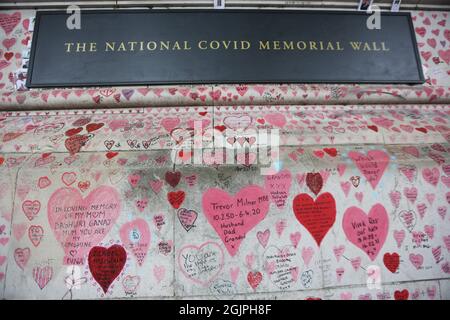 London, England, UK. 11th Sep, 2021. The National Covid Memorial Wall drawn with red hearts and messages is seen. The wall stands south of the Thames River facing Houses of Parliament in London. (Credit Image: © Tayfun Salci/ZUMA Press Wire)
