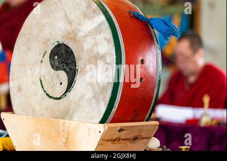 Atsagatsky Datsan temple, Ulan Ude, Siberia, Russia - Buddhist monks are reading mantras in Dzogchen Duga. Buddhist monks are praying in an ancient Bu Stock Photo