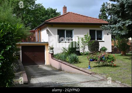 Small, well-kept single-family house in Köpenick Berlin Stock Photo