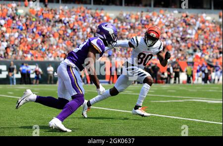 Cincinnati Bengals wide receiver Mike Thomas (80) lines up for the play  during an NFL football game against the Pittsburgh Steelers, Sunday, Sept.  11, 2022, in Cincinnati. (AP Photo/Emilee Chinn Stock Photo - Alamy