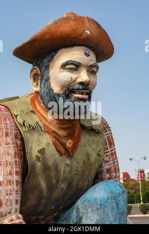 Jean, Nevada, USA - July 15th 2021 - Roadside Giant panning for gold at the abandonned Terrible's hotel and casino, located 32 miles south of downtown Stock Photo