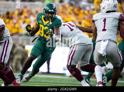 Baylor Bears linebacker Victor Obi (93) during an NCAA college football ...