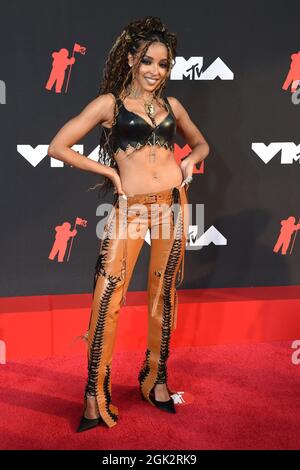 Brooklyn, NY, USA. 12th Sep, 2021. Tinashe at arrivals for MTV Video Music Awards (VMAs) 2021, Barclays Center, Brooklyn, NY September 12, 2021. Photo By: Kristin Callahan/Everett Collection Credit: Everett Collection Inc/Alamy Live News