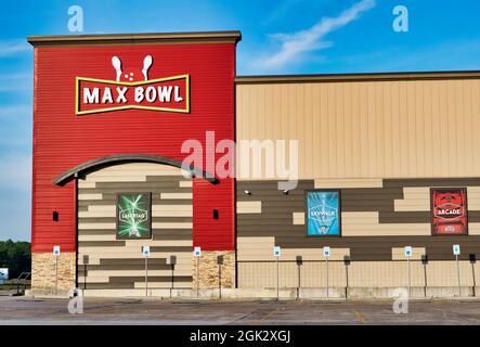 Humble, Texas USA 11-06-2019: Max Bowl exterior in Humble, TX. Stock Photo