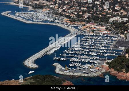 FRANCE 83 (VAR) SAINT-RAPHAEL, LE VIEUX PORT Stock Photo