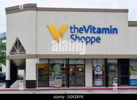 Humble, Texas USA 11-28-2019: The Vitamin Shoppe storefront in Humble, TX. Stock Photo