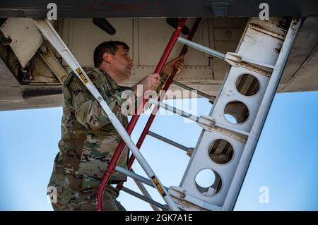 Maj. Gen. Andrew Gebara, 8th Air Force and Joint-Global Strike Operations Center commander, climbs into a B-1B Lancer at Dyess Air Force Base, Texas, Aug. 23, 2021. As the commander of the 8th Air Force and J-GSOC, Gebara presides over the entire bomber inventory and oversees the Service’s airborne nuclear command and control assets. Stock Photo