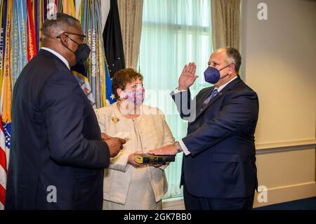 Secretary of Defense Lloyd J. Austin III swears in Carlos Del Toro as the 78th Secretary of the Navy at the Pentagon, Washington, D.C., Aug. 24, 2021. Stock Photo