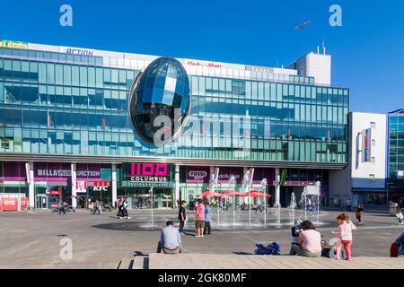 Wien, Vienna: shopping mall Columbus Center, square Columbusplatz in 10. Favoriten, Wien, Austria Stock Photo