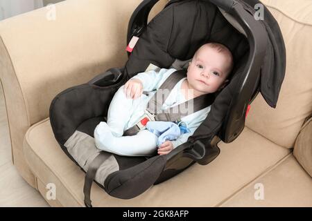 baby sit in car seat