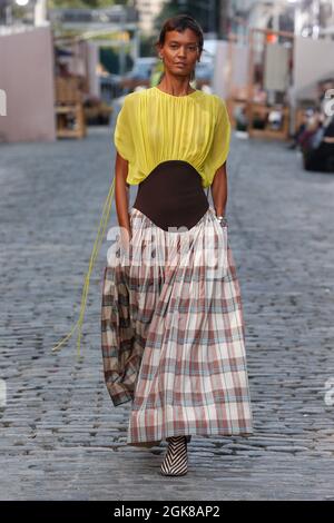 New York, USA. 12th Sep, 2021. Model Liya Kebede walks on the runway at the Tory Burch fashion show during Spring/Summer 2022 Collections Fashion Show at New York Fashion Week in New York, NY on Sept. 12, 2021. (Photo by Jonas Gustavsson/Sipa USA) Credit: Sipa USA/Alamy Live News Stock Photo