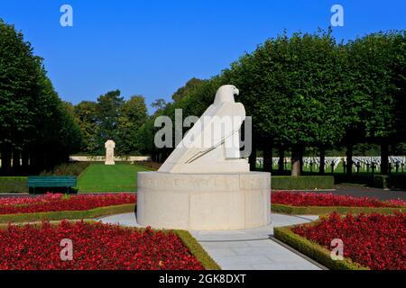 An American eagle on top of a large sundial at the First World War St. Mihiel American Cemetery and Memorial in Thiaucourt-Regnieville, France Stock Photo