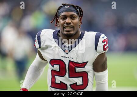 Houston Texans defensive back Desmond King II (25) lines up for