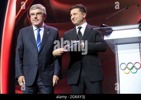 Non Exclusive: KYIV, UKRAINE - SEPTEMBER 11, 2021 - President of Ukraine Volodymyr Zelenskyy (R) bestows the Order of Prince Yaroslav the Wise of the Stock Photo