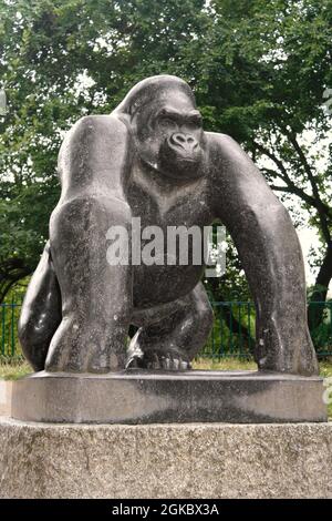Statue of Guy the gorilla Crystal Palace Park, London, United Kingdom ...