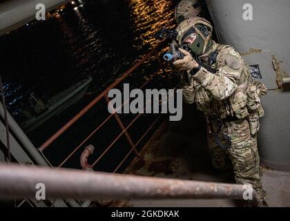 Naval Special Warfare Task Unit Europe (NSWTU-E), Greek Underwater ...