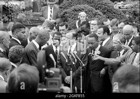 Whitney Young, Roy Wilkins, John Lewis, Martin Luther King, Jr., and other with Press after meeting with U.S. President John Kennedy after March on Washington for Jobs and Freedom, Washington, DC, USA, Warren K. Leffler, U.S. News & World Report Magazine Photograph Collection, August 28, 1963 Stock Photo