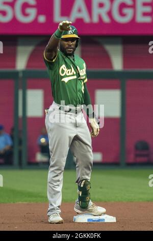 A's shortstop Elvis Andrus driven to show there's 'a lot left in the tank