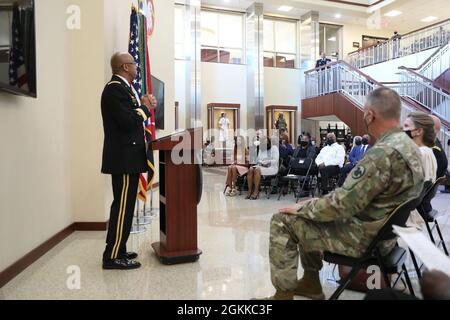 U.S. Army Reserve Lt. Gen. A.C. Roper speaks to attendees and family members during his promotion and oath of office ceremony at Fort Bragg, N.C., May 14, 2021. Lt. Gen. Roper, previously the Deputy Commanding General for the U.S. Army Reserve Command, has accepted the position of Deputy Commander of U.S. Northern Command Stock Photo