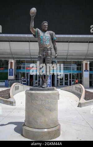 Tuesday, September 14, 2021; Miami, FL. USA; A general view of the statue of Miami Dolphins Hall of Fame quarterback Dan Marino (13) during the Hard Rock Stadium Media Tour and Tasting before the Miami Dolphins home opener against the Buffalo Bills.  (Kim Hukari/Image of Sport) Stock Photo