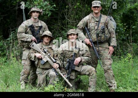 Soldiers of the 1st Battalion, 279th Infantry Battalion, conduct an ...