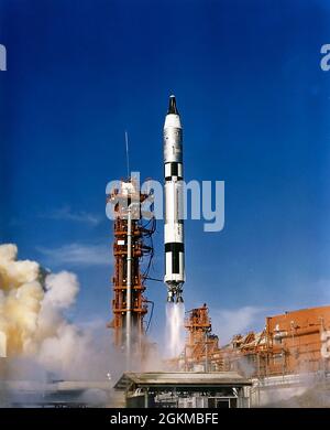 GEMINI 12 ASTRONAUTS LOVELL, JAMES AND ALDRIN, EDWIN LIFTED OFF ABOARD A TITAN LAUNCH VEHICLE FROM KENNEDY'S COMPLEX 19 AT 3:45 PM EST, NOVEMBER 11, 1966, AN HOUR AND A HALF AFTER THEIR AGENA TARGET VEHICLE WAS ORBITED BY AN ATLAS ROCKET. THIS IS THE LAST FLIGHT IN NASA'S GEMINI PROGRAM. Stock Photo