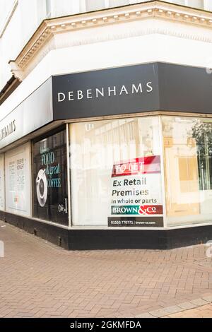 Closed down and empty Debenham's store available to let Stock Photo