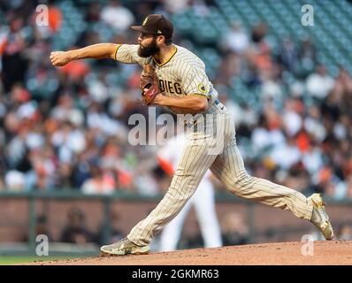 San Diego Padres pitcher Jake Peavy delivers during the first inning of a  baseball game against the Houston Astros, Friday, Aug. 17, 2007, in San  Diego. (AP Photo/Denis Poroy Stock Photo - Alamy