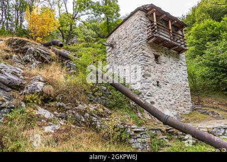 Vergeletto, with its original five mills, is something like the birthplace of the Farina bóna in Circolo d'Onsernone, Switzerland. The higher you climb up the Parco dei Mulini in Vergeletto, the worse the condition of the abandoned mills