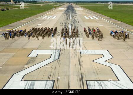 Airmen from the 43rd Air Mobility Operations Group, Pope Army Airfield, North Carolina, pose for a team photo June 16, 2021. Stock Photo